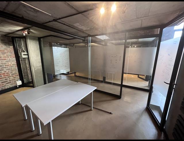 200M² OFFICE TO LET IN WOODSTOCK